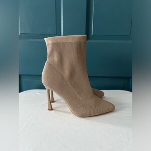 Forever 21 booties 10M